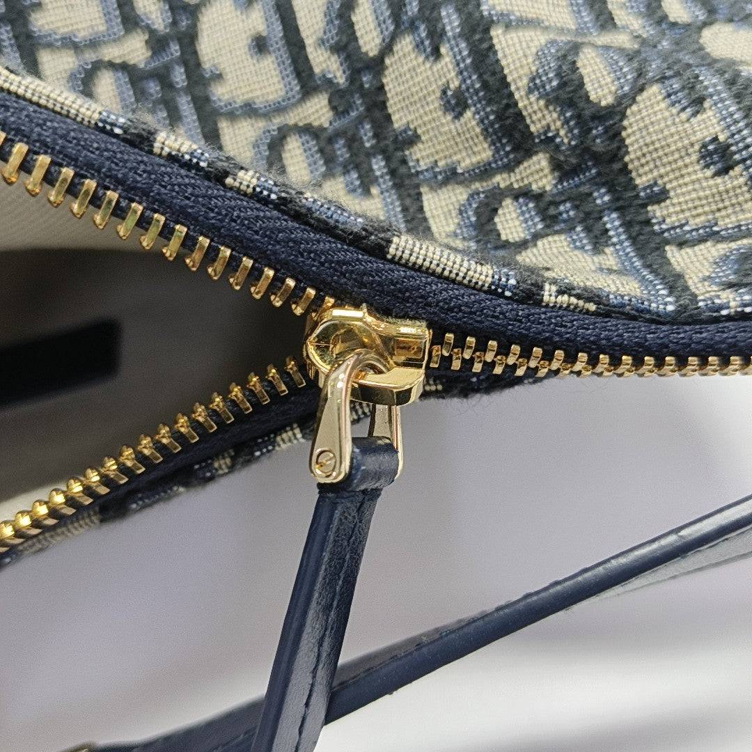 Travel Kit Oblique Canvas Blue