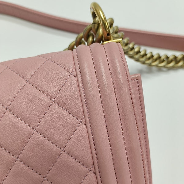 Authenticated pre-owned  BOY CHANEL Small Quilted Calfskin Pink - Shoulder Bag at Looply