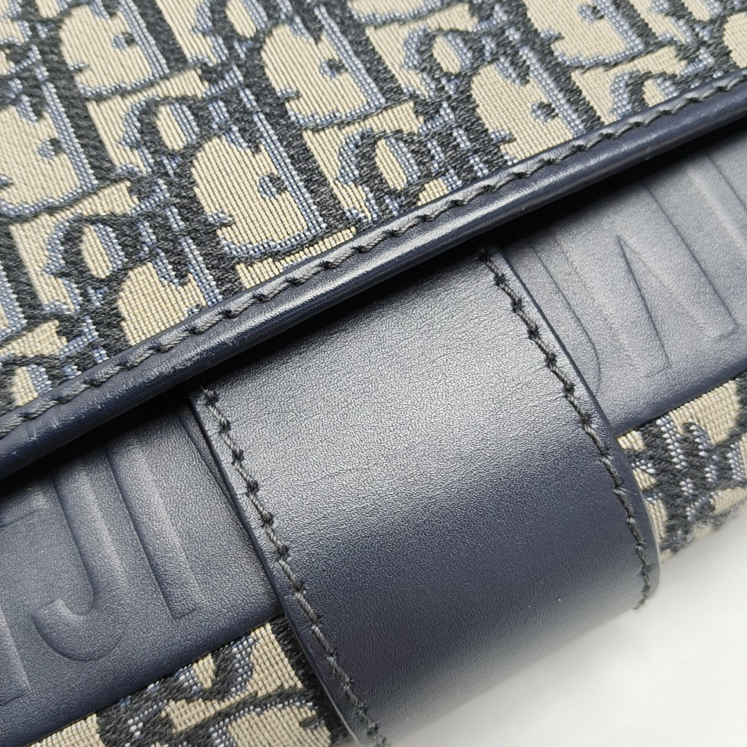 30 Montaigne Oblique Canvas Blue