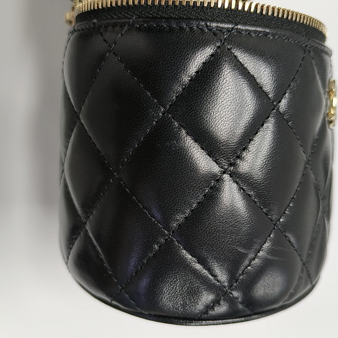 Authenticated pre-owned  TRENDY CC Quilted Lambskin Black - Top Handle Bag at Looply