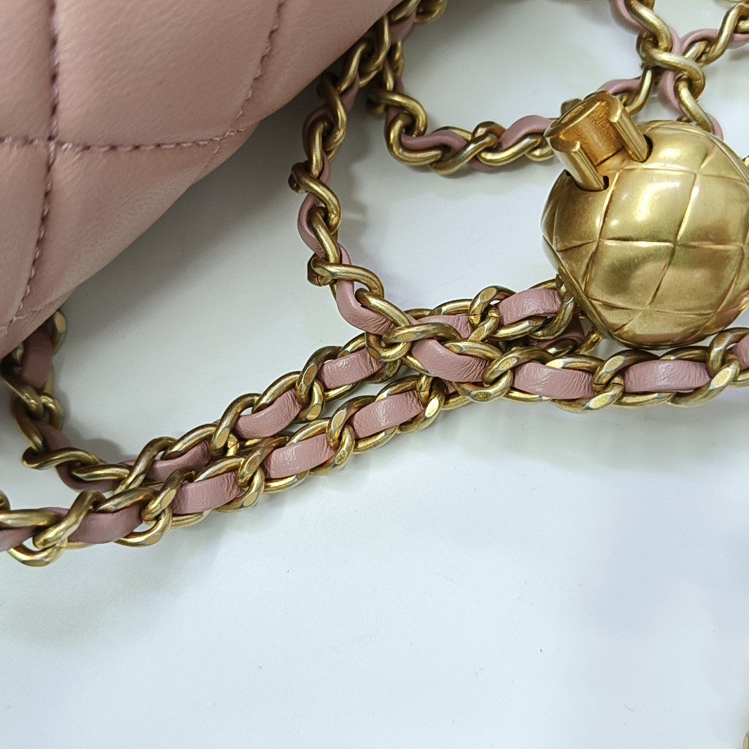 CLASSIC FLAP Mini Quilted Lambskin Pink