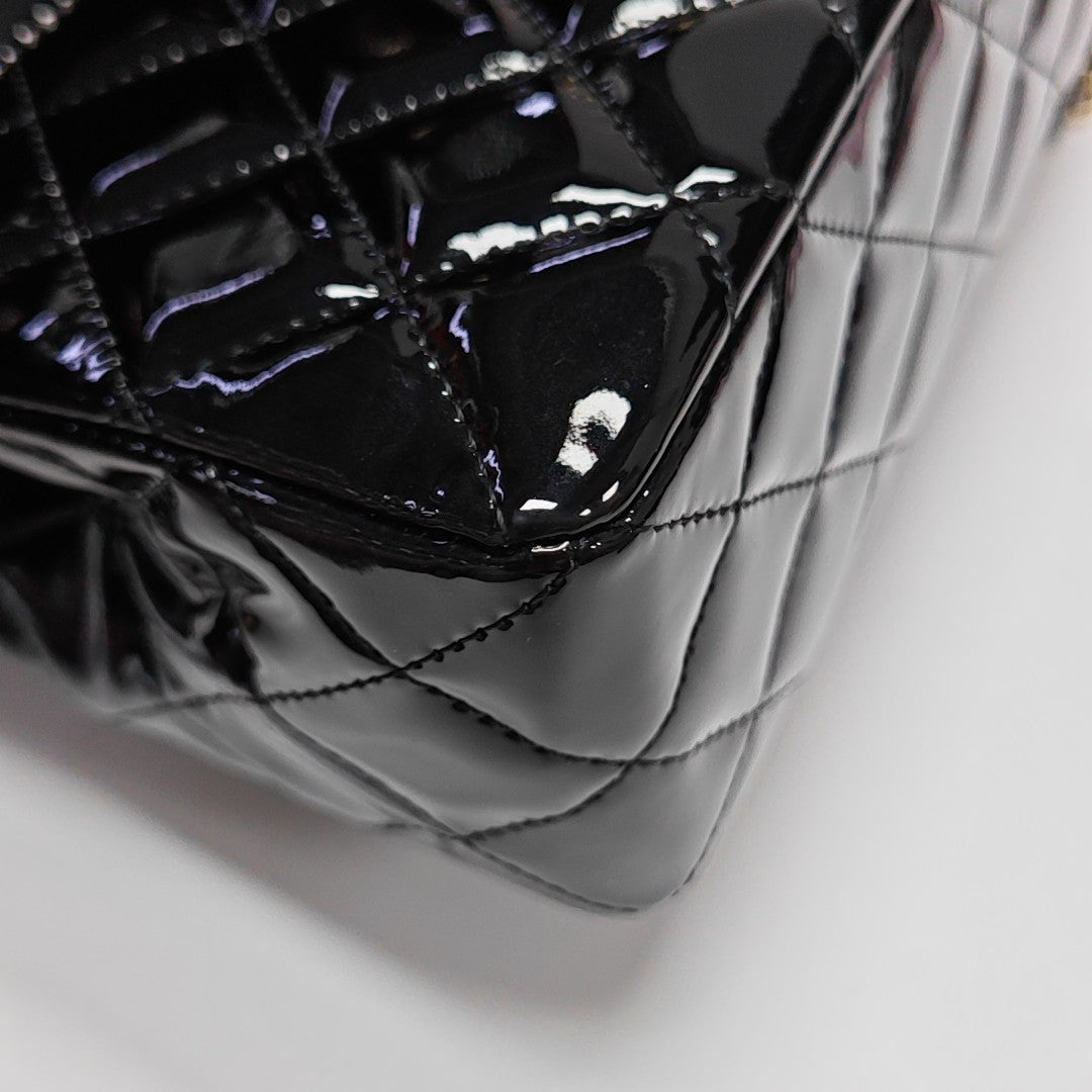 CLASSIC FLAP Quilted Patent Leather Black