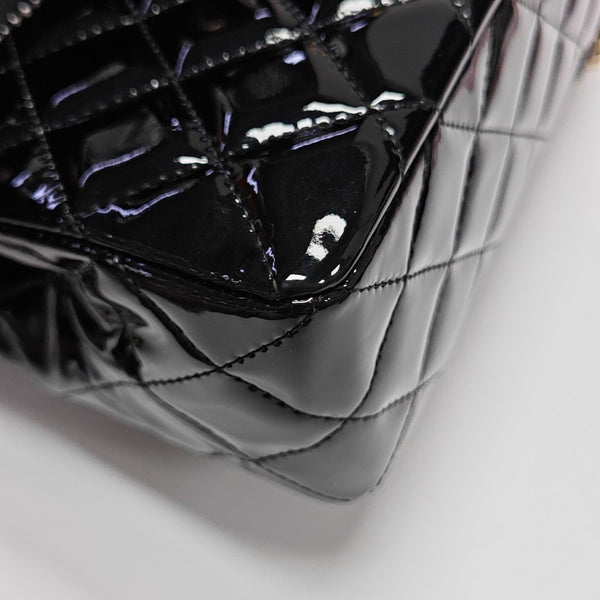 CLASSIC FLAP Quilted Patent Leather Black