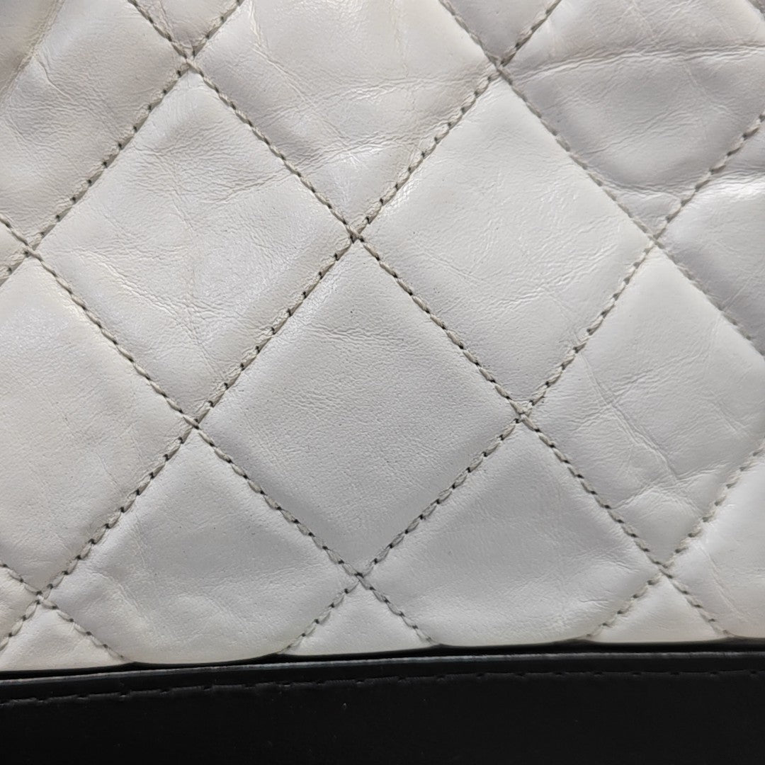 GABRIELLE Small Quilted Calfskin White