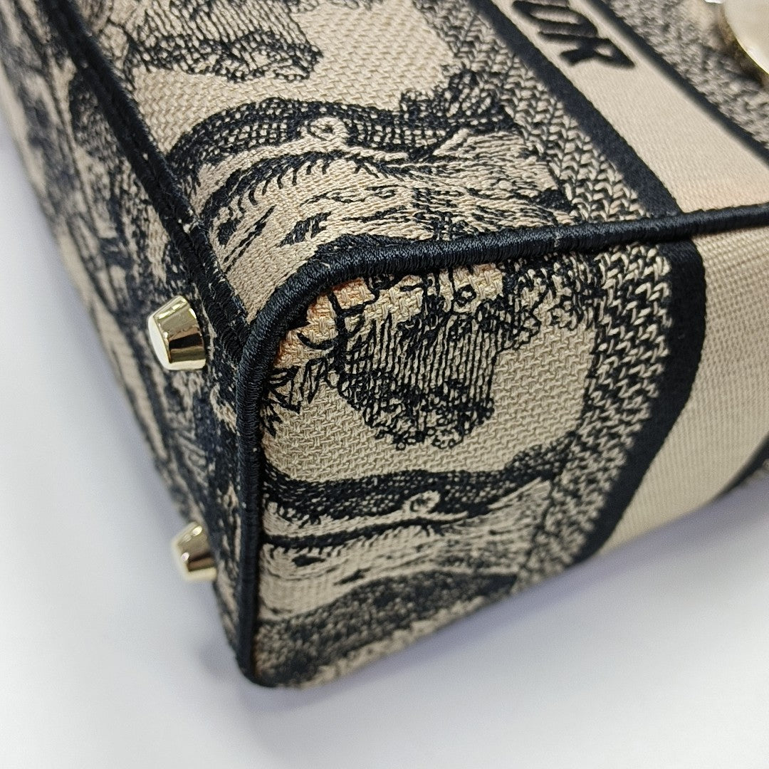 Authenticated pre-owned  Lady D-Lite Medium Canvas Beige - Shoulder Bag at Looply