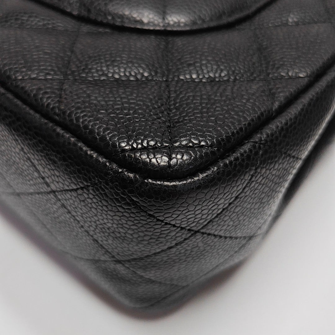 CLASSIC FLAP Jumbo Quilted Grained Calfskin Black