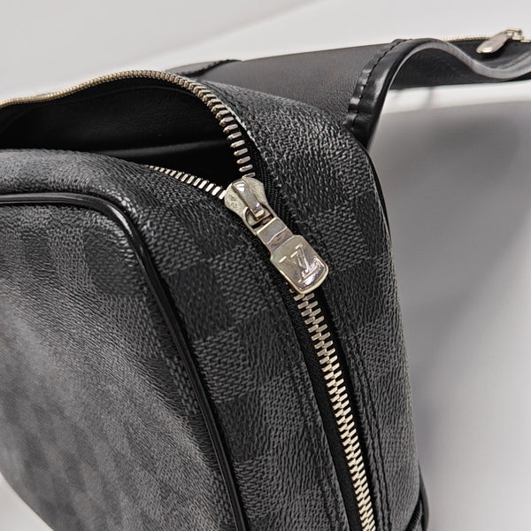 TOILETRY Damier Graphite Coated Canvas Gray
