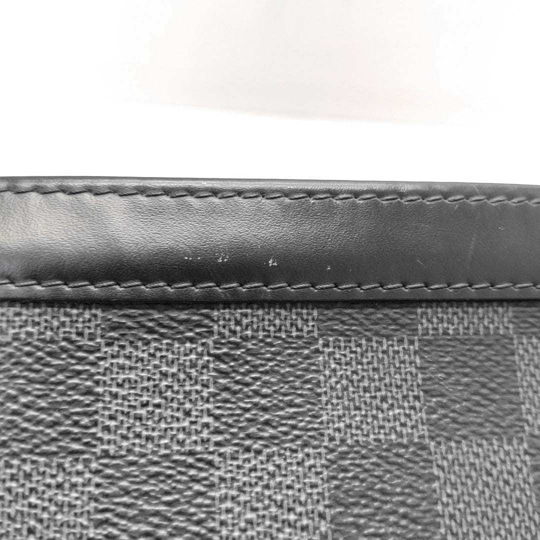 Pochette Voyag MM Damier Graphite Coated Canvas Gray