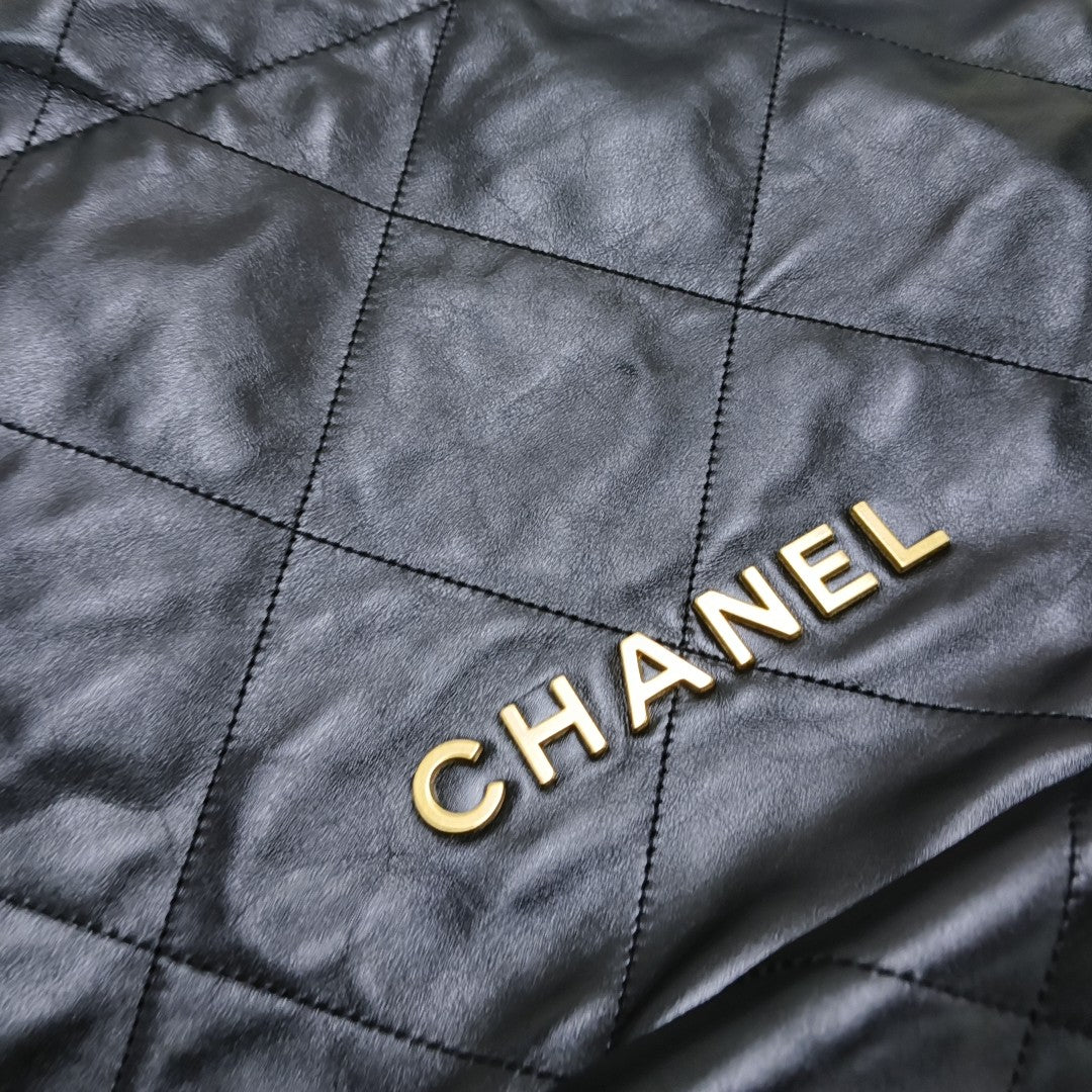 CHANEL 22 Small Quilted Calfskin Black