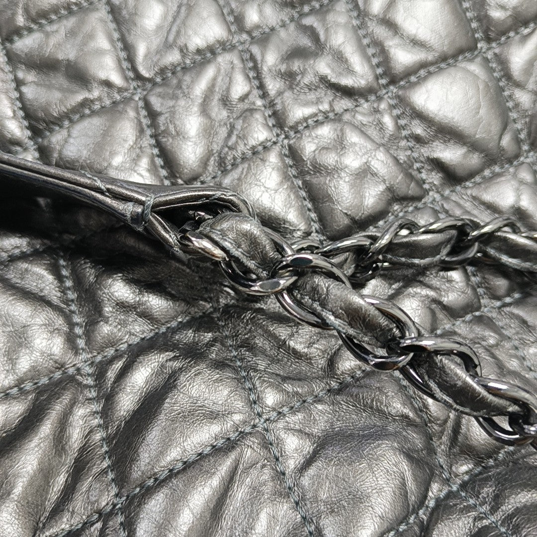 CHAIN ME Quilted Calfskin Gray