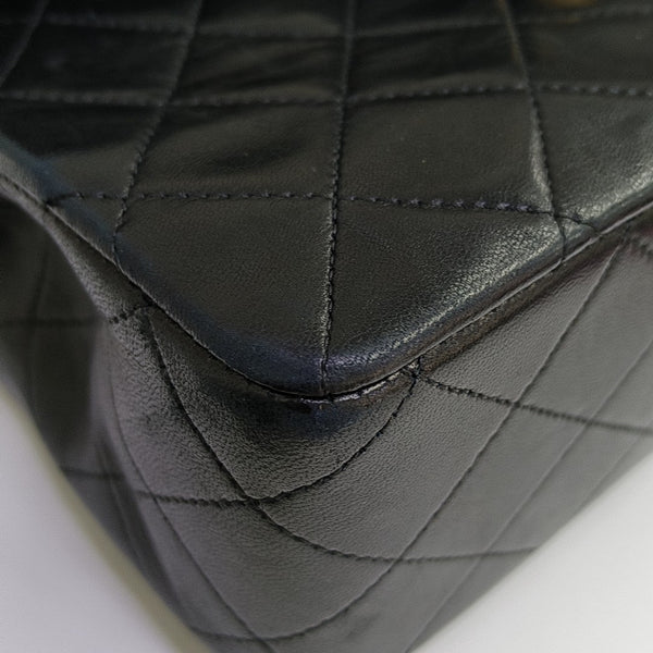 CLASSIC FLAP Medium Quilted Lambskin Black