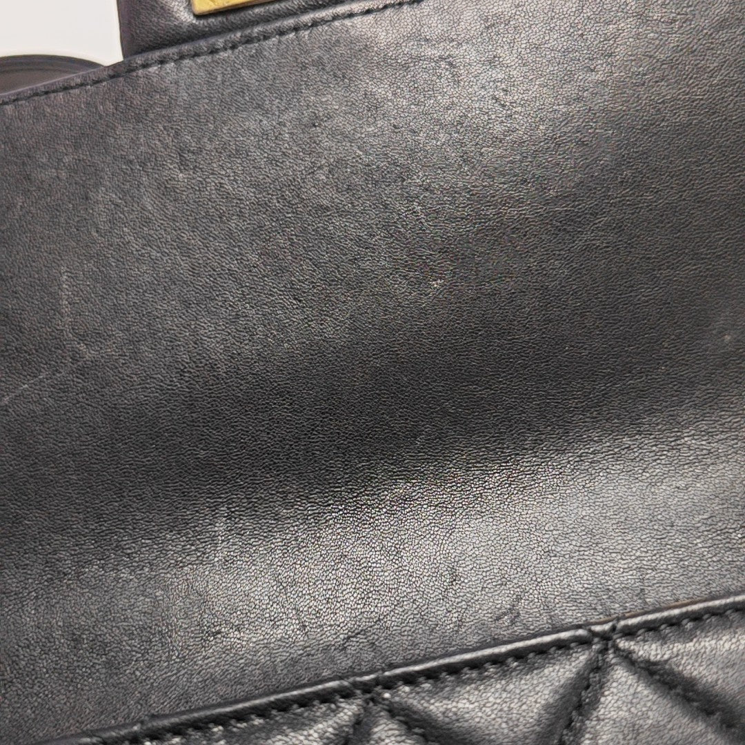 CLASSIC VERTICAL PEARL Medium Quilted Lambskin Black