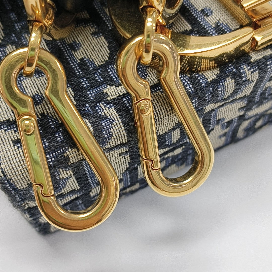 30 Montaigne Oblique Canvas Blue