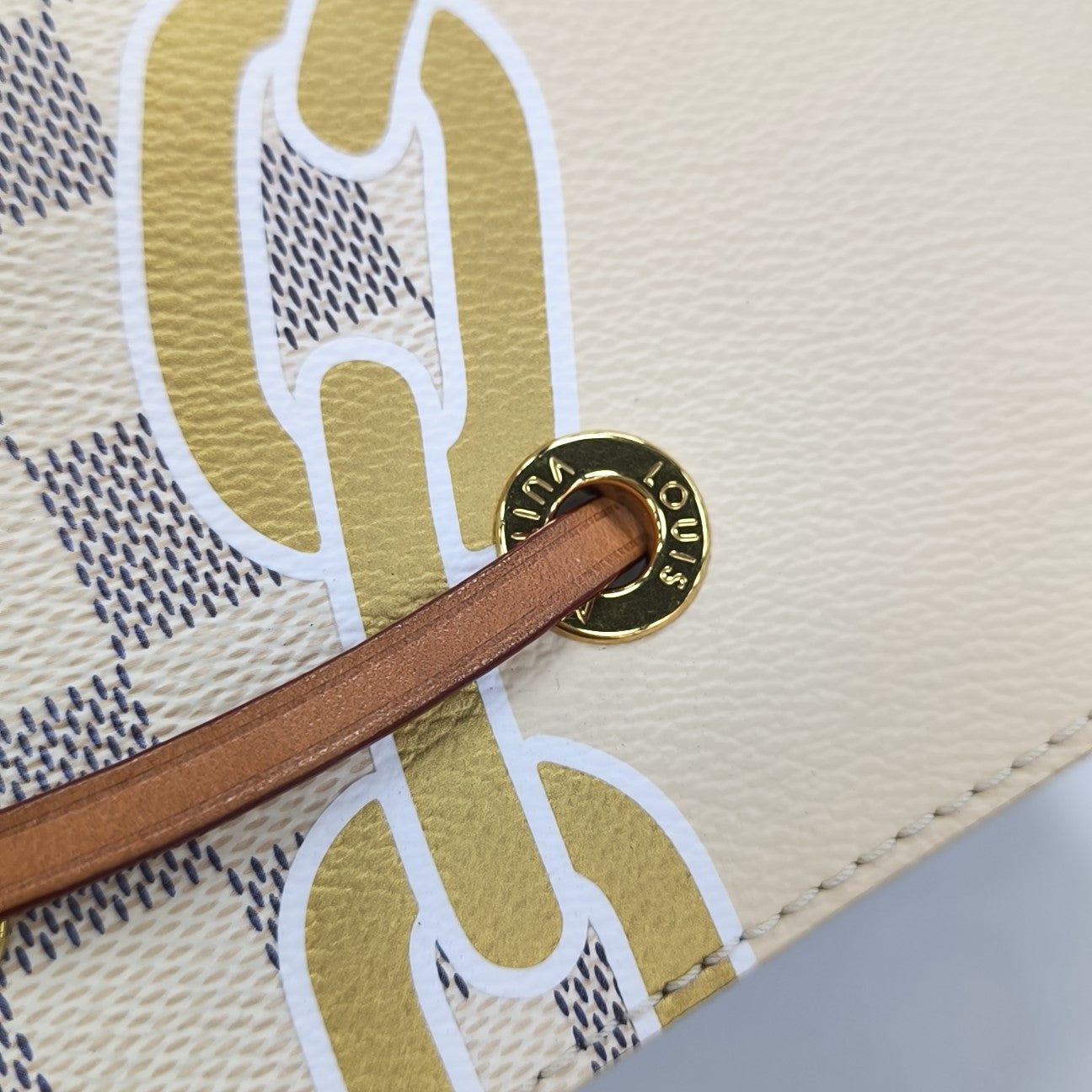 NÉONOÉ MM Damier Azur Coated Canvas White
