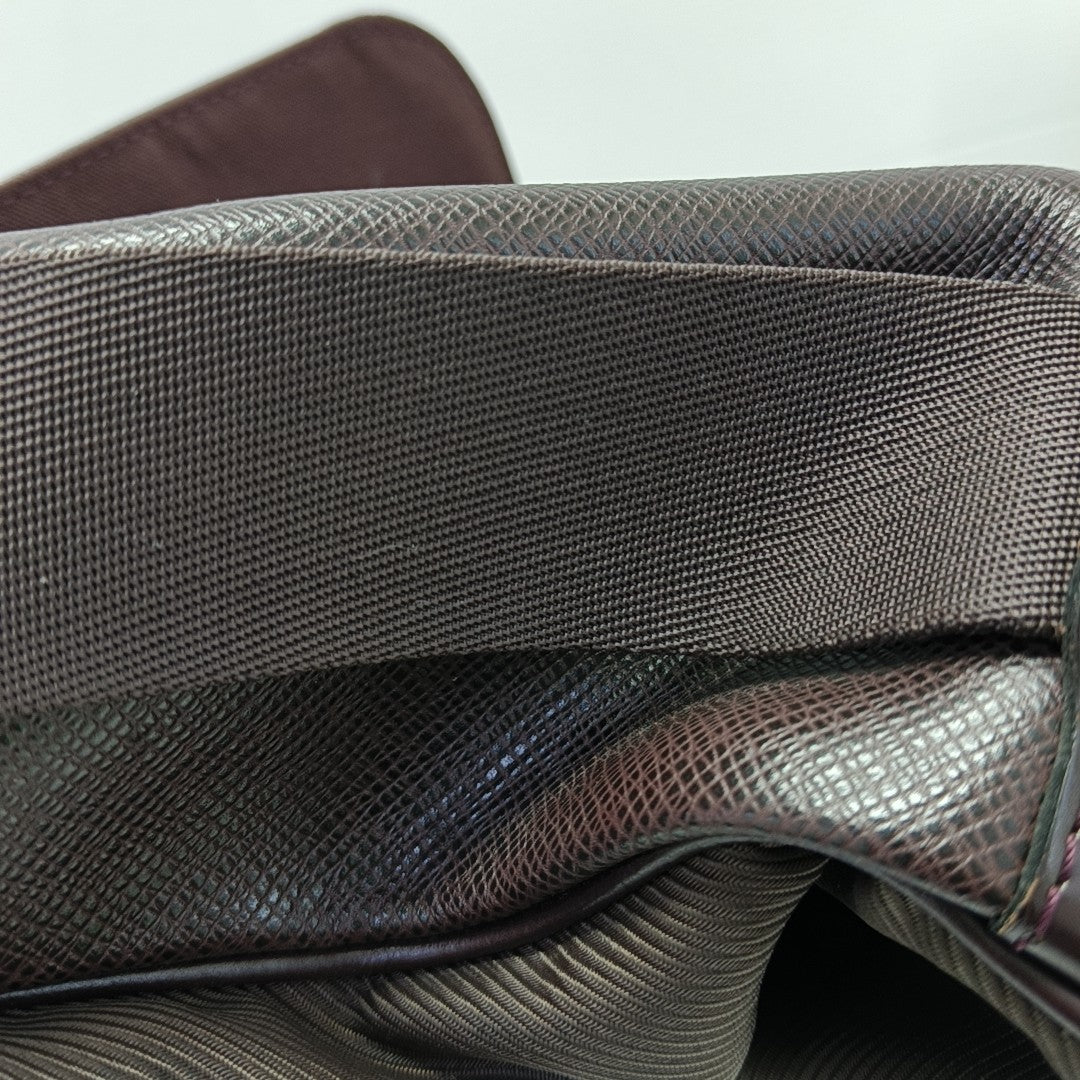 VIKTOR Calfskin Red