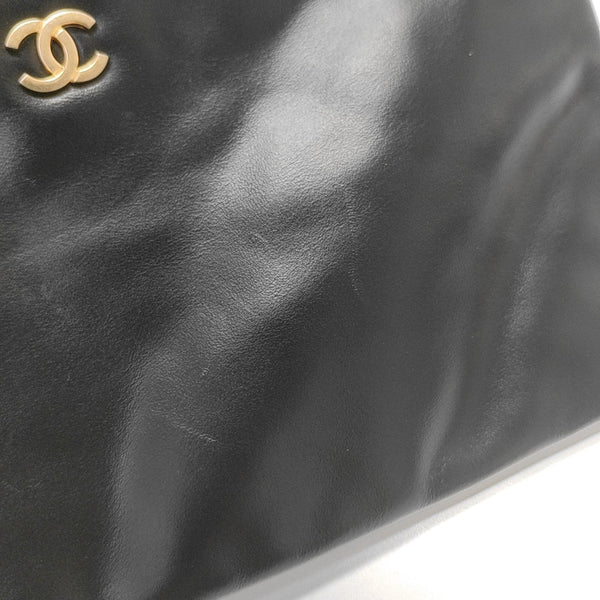 CHANEL 22 Small Quilted Calfskin Black