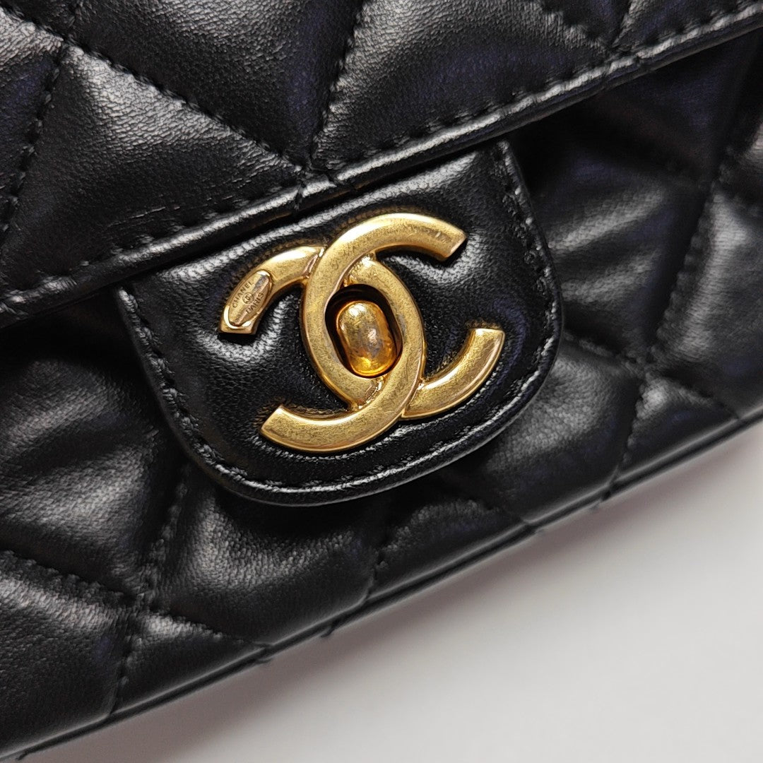 Quilted Lambskin Shoulder Bag Medium Black