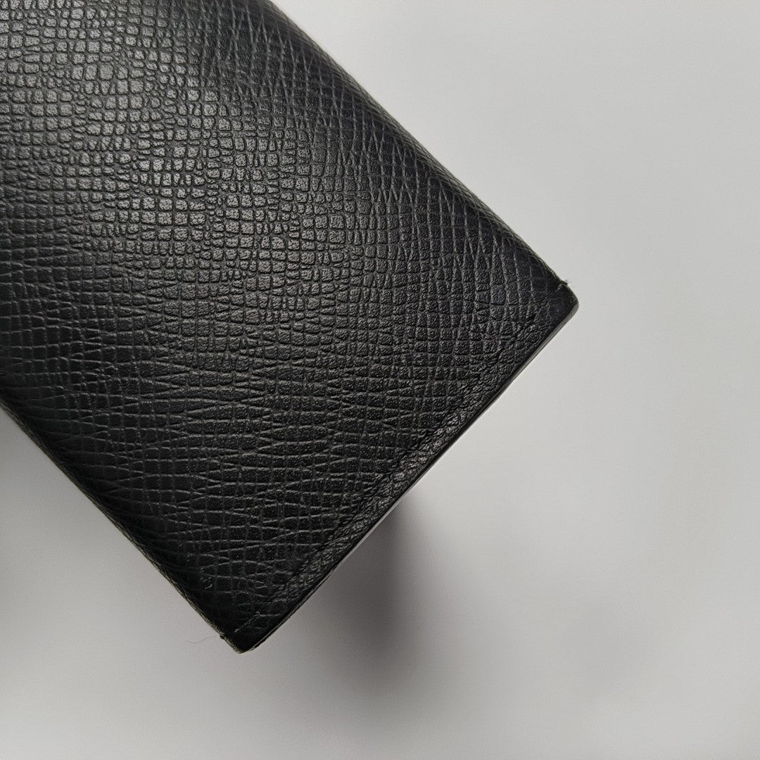 Pochette Voyag MM Calfskin Black
