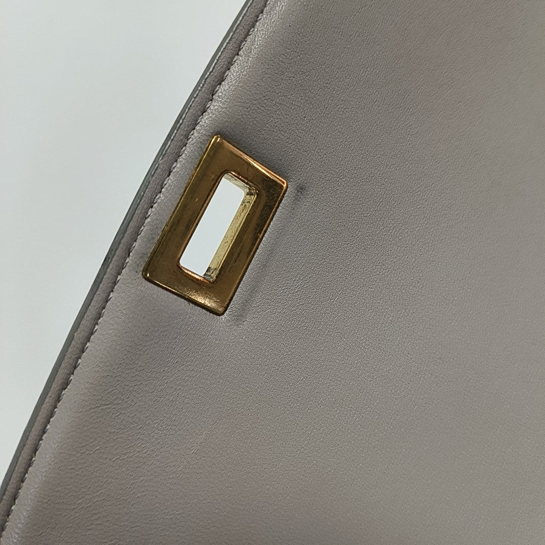 CLASSIC BOX Medium Calfskin Gray