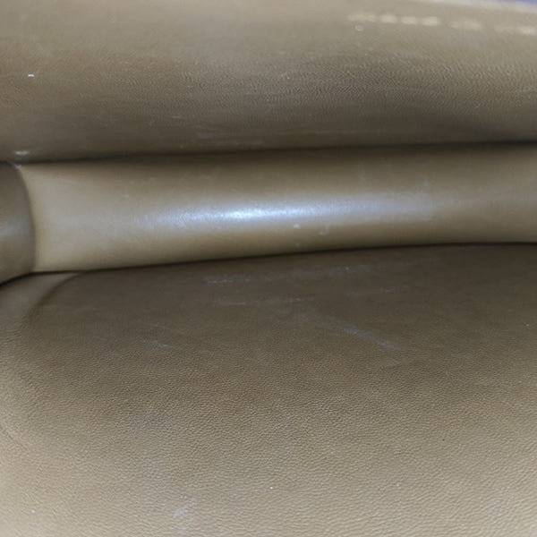 CLASSIC BOX Medium Calfskin Brown