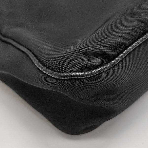 Authenticated pre-owned  Re-Edition2005 Nylon Black - Shoulder Bag at Looply