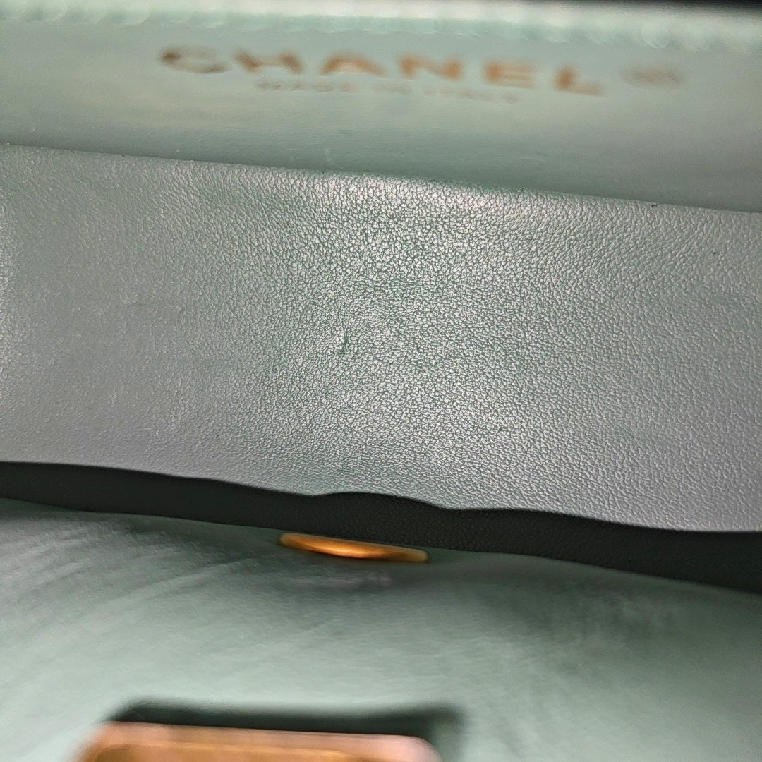 CLASSIC FLAP Quilted Lambskin Green