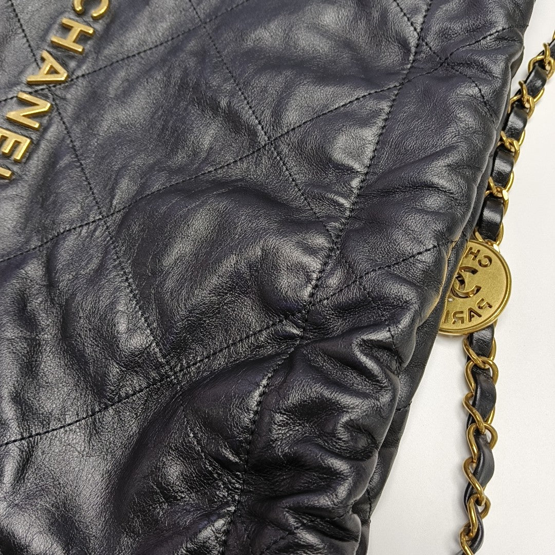 CHANEL 22 Small Quilted Calfskin Black