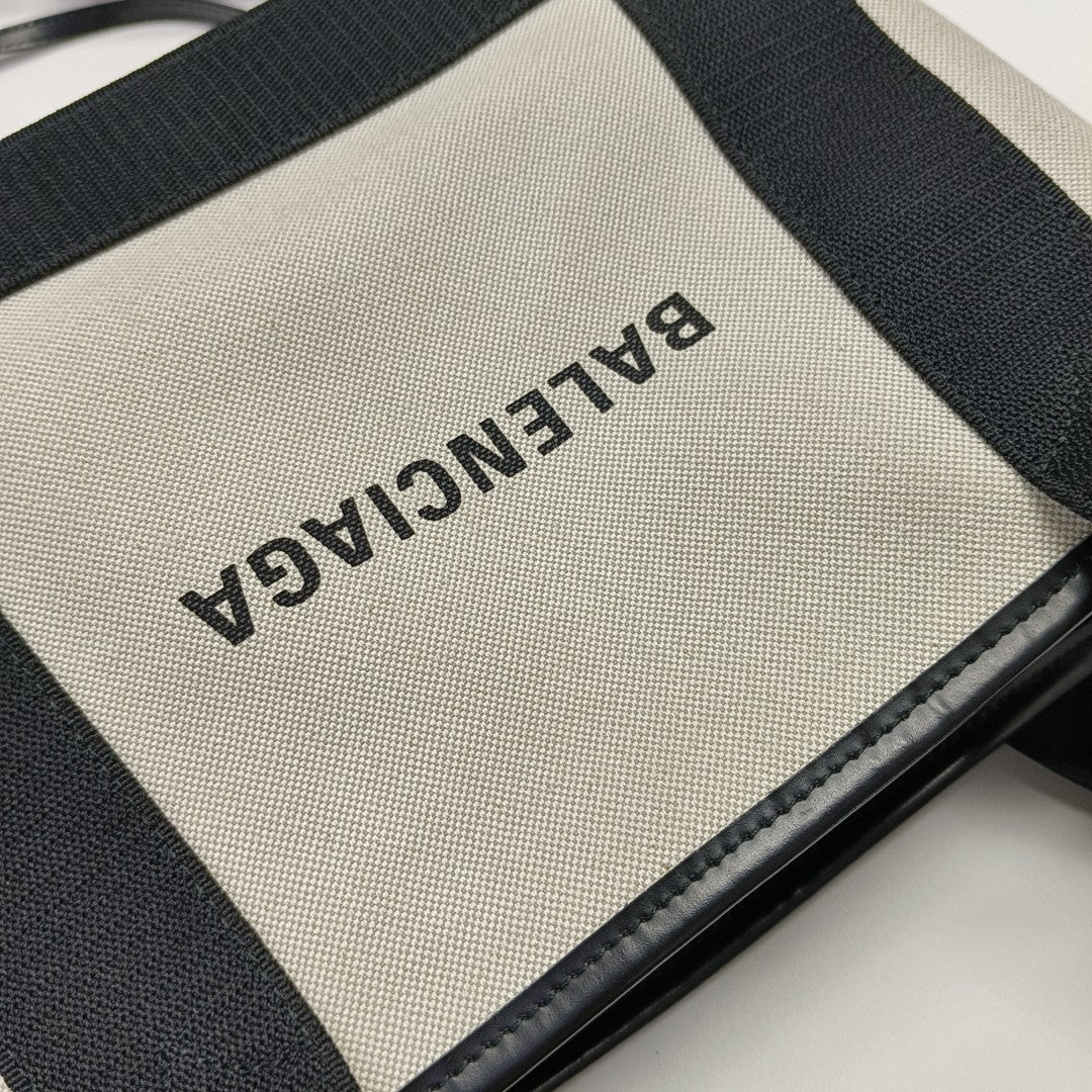 Navy Mini Canvas White
