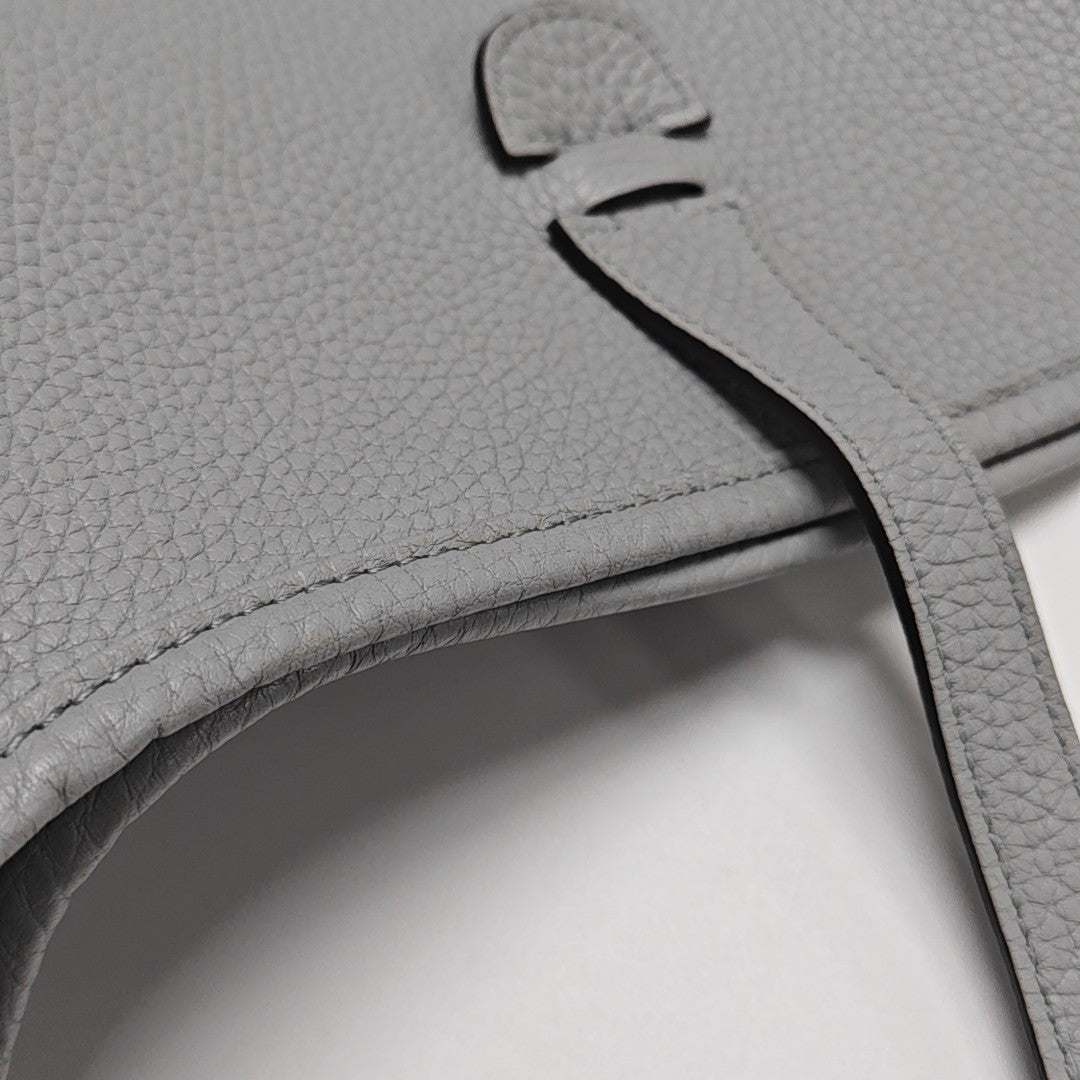 Evelyne 29 Clemence Blue