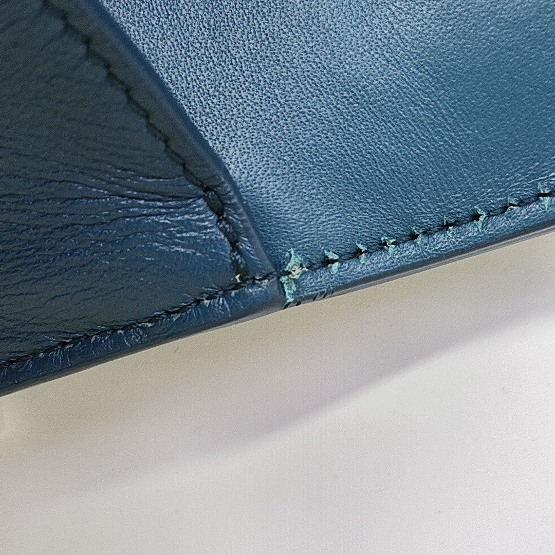 30 Montaigne Calfskin Blue