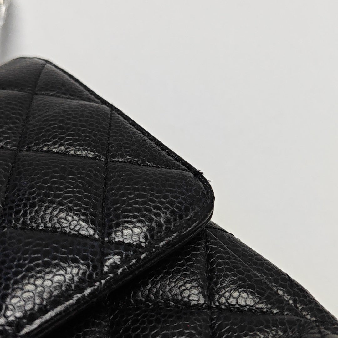 Authenticated pre-owned  CLASSIC FLAP Medium Quilted Grained Calfskin Black - Crossbody Bag at Looply