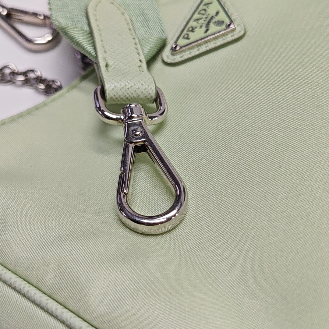 Authenticated pre-owned  Re-Edition2005 Mini Nylon Green - Shoulder Bag at Looply