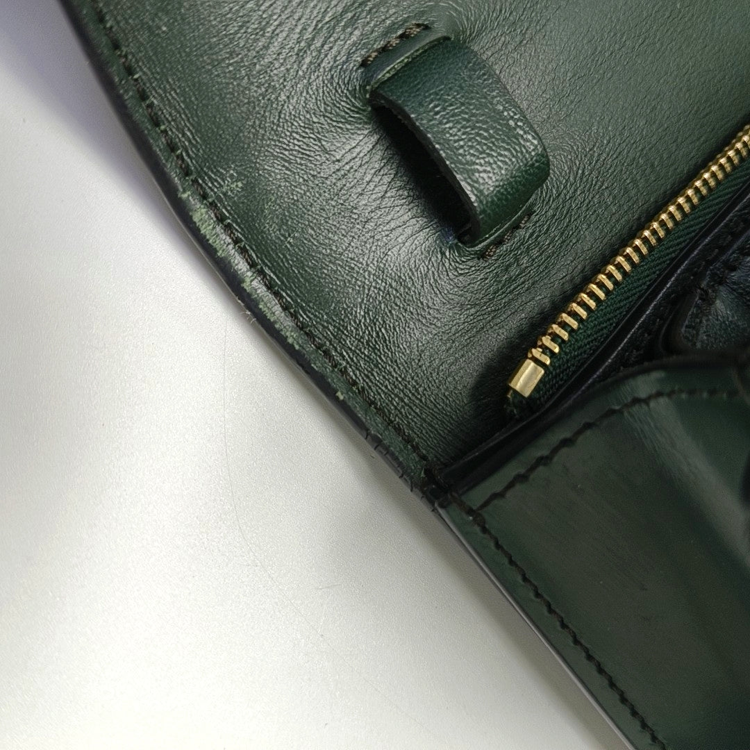 CLASSIC BOX Piel de ternera mediana Verde