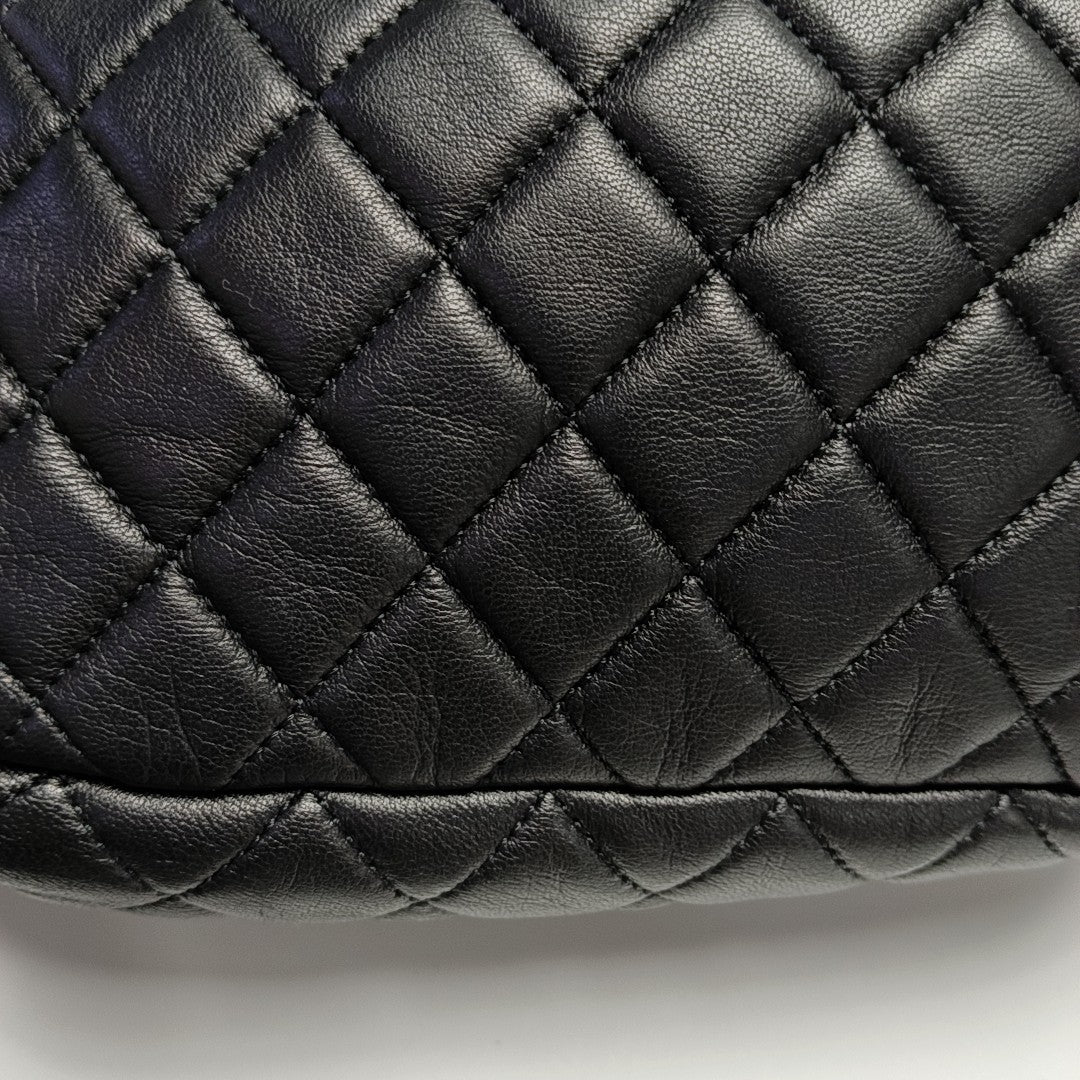 URBAN SPIRIT Quilted Lambskin Black