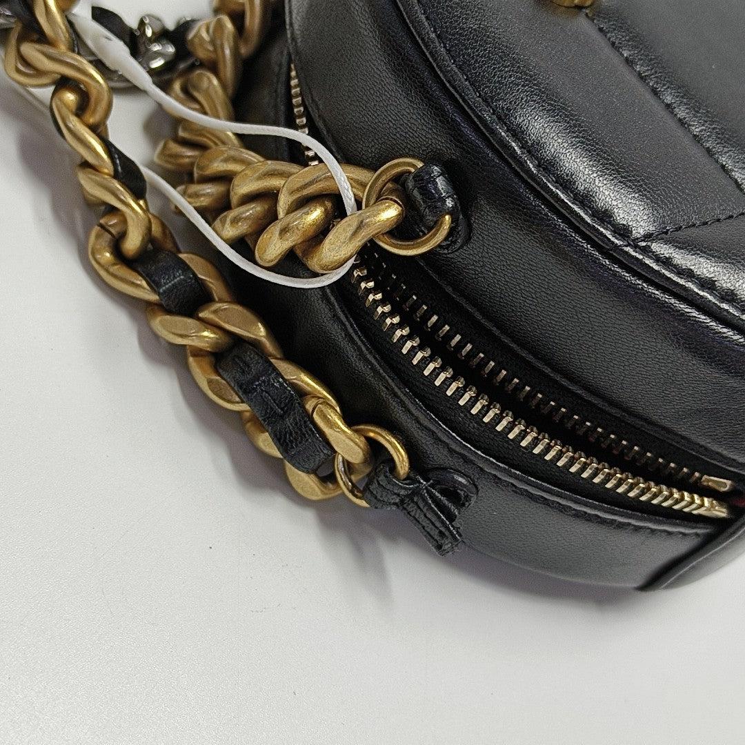 Authenticated pre-owned  CHANEL 19 Quilted Lambskin Black - Shoulder Bag at Looply