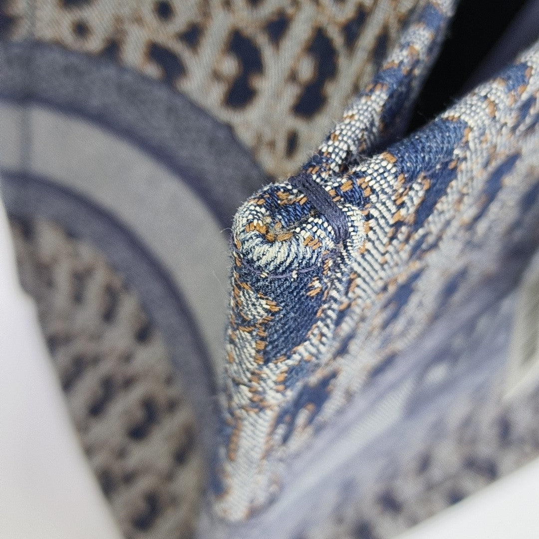 Book Tote Medium Oblique Denim Blue