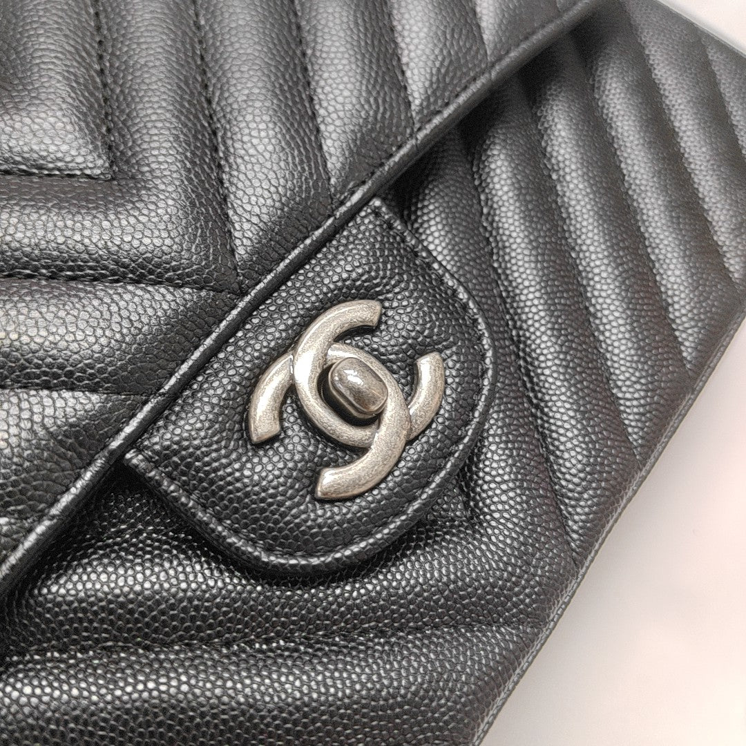 CLASSIC FLAP Small Chevron Grained Calfskin Metallic