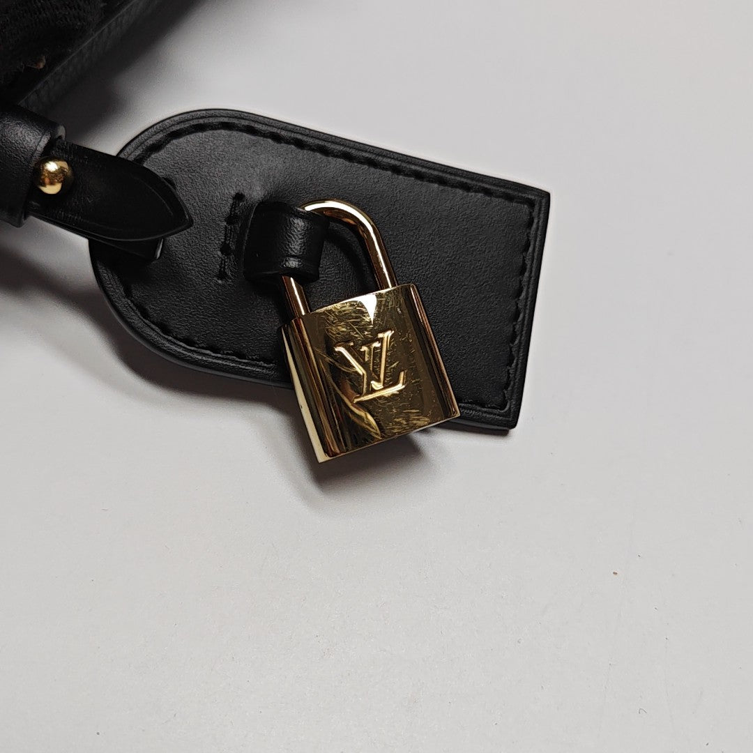 ALL IN Calfskin Black