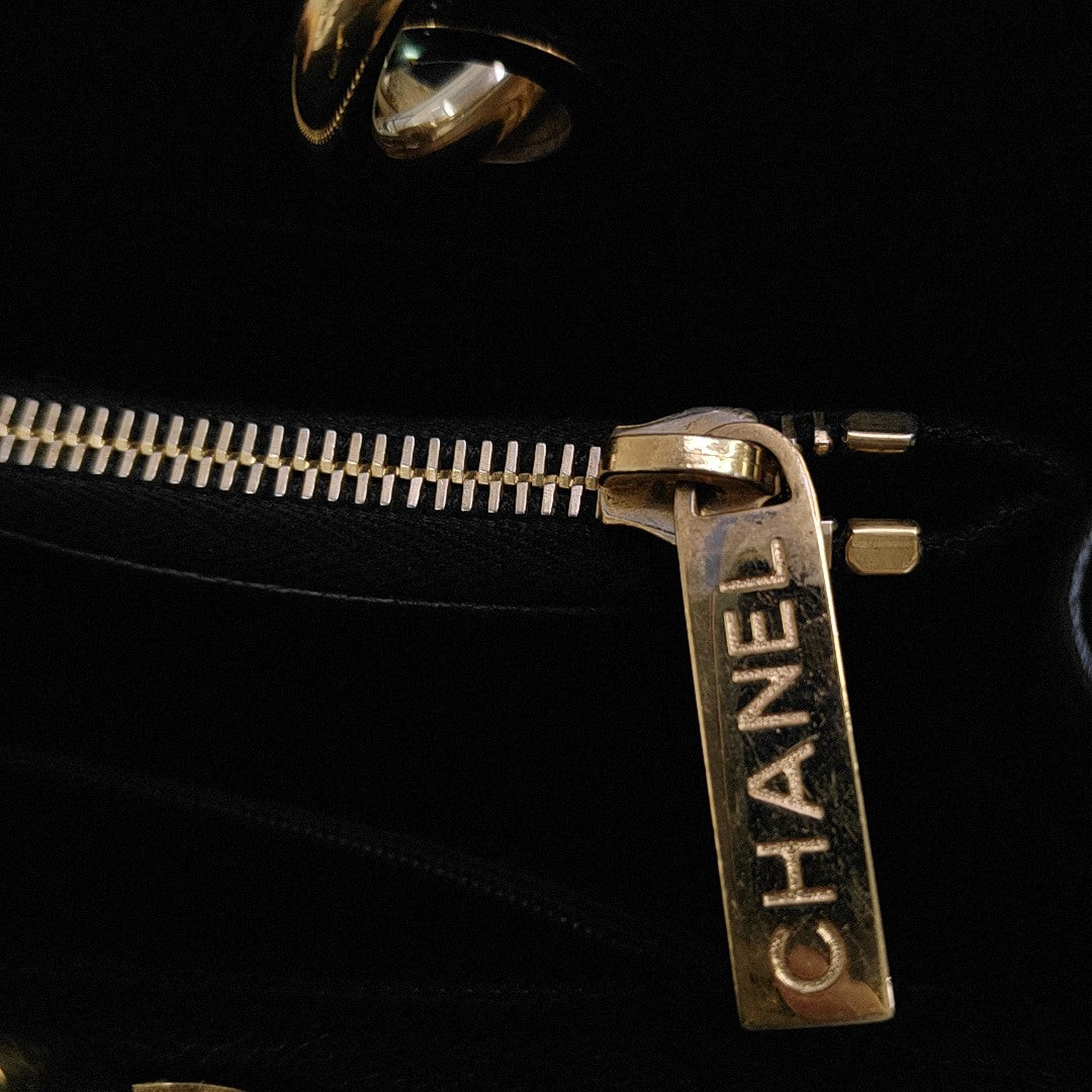 CHANEL GST Large Quilted Grained Calfskin Black