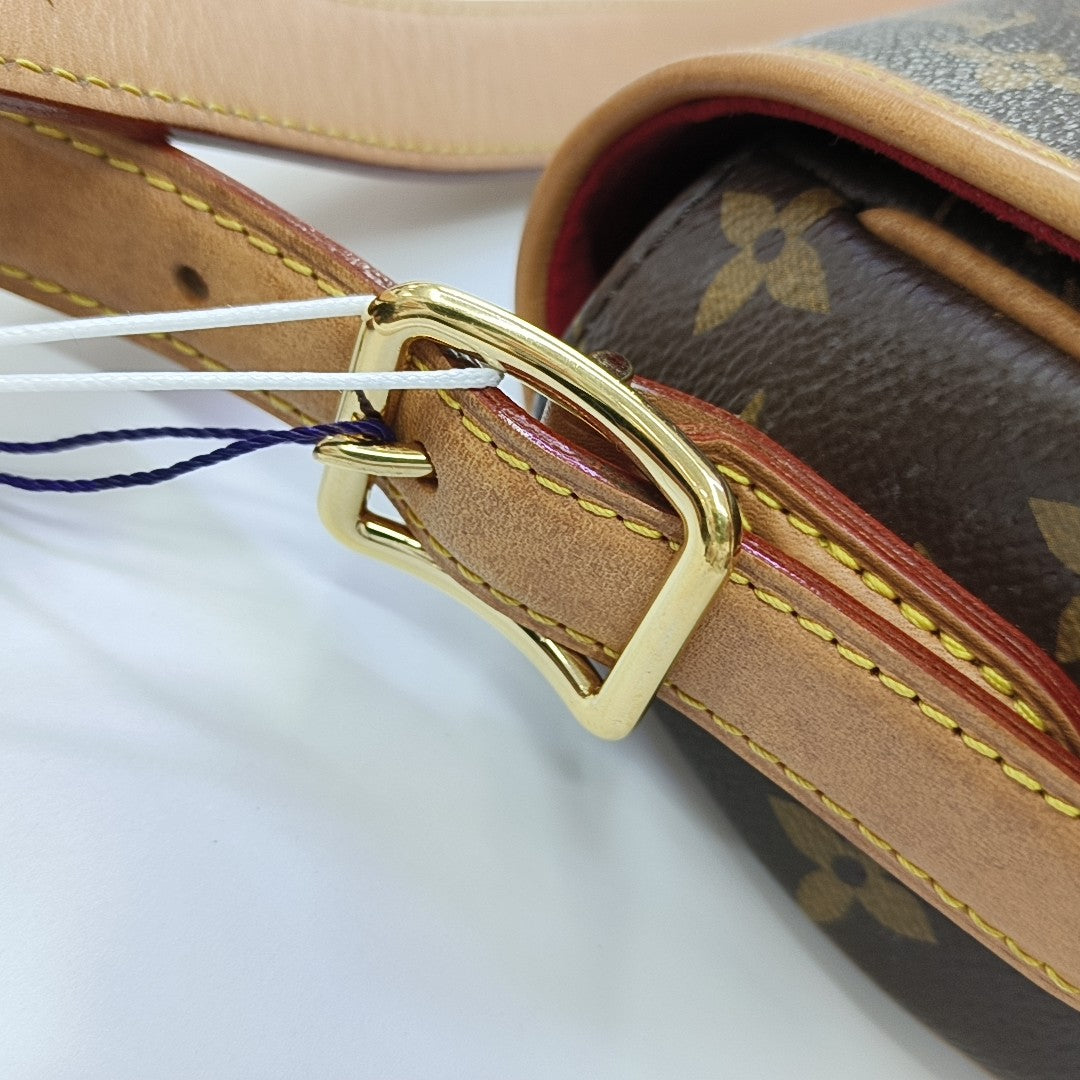 TAMBOURINE Monogram Coated Canvas Brown