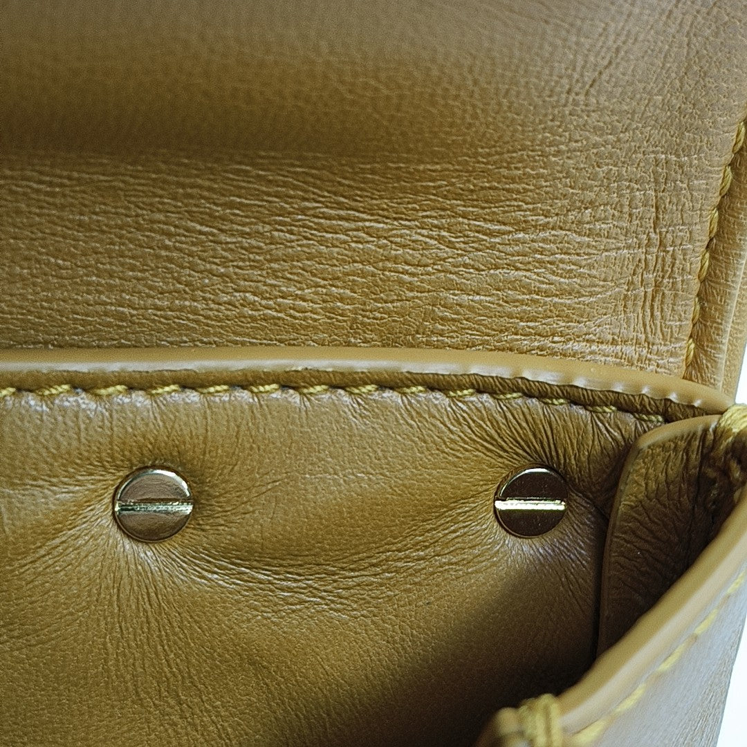 Mount Calfskin Brown