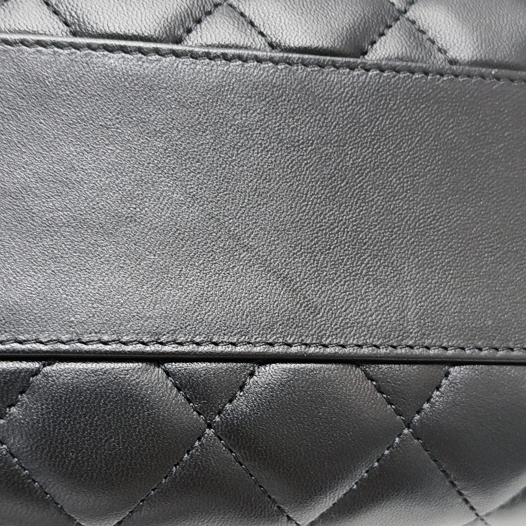 Quilted Lambskin Shoulder Bag Black