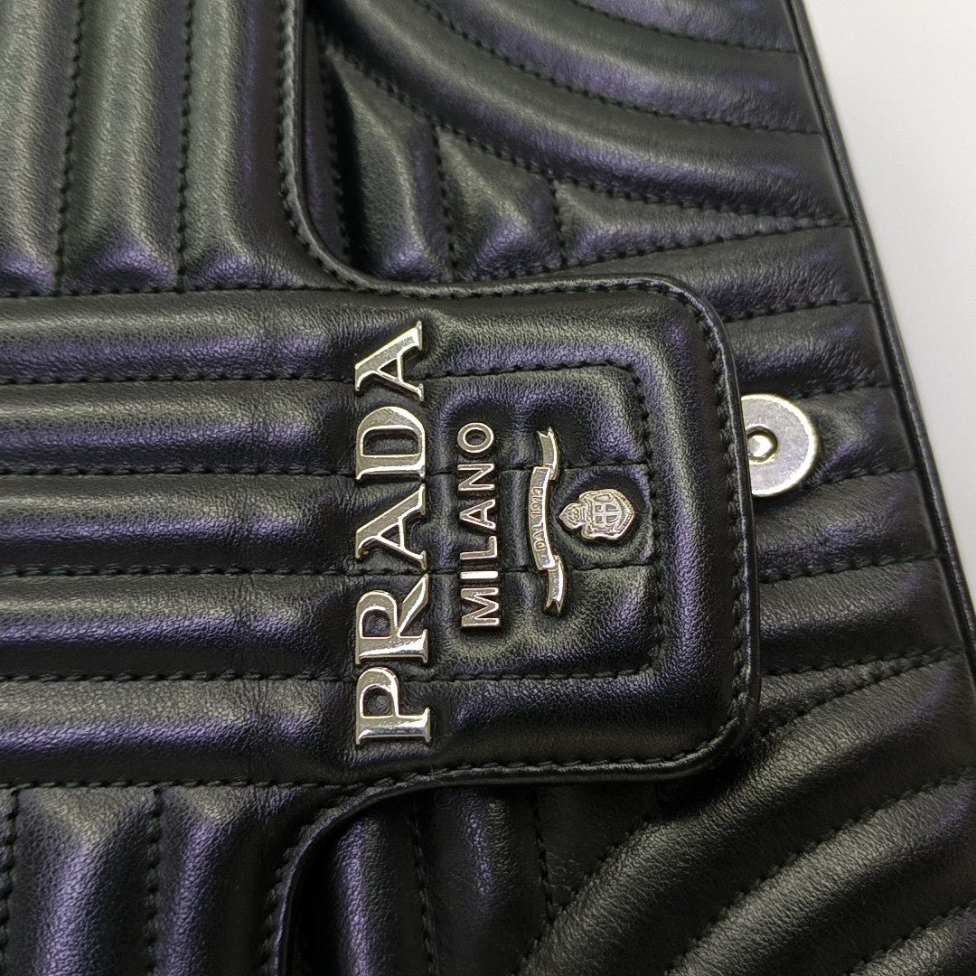 Diagramme Medium Quilted Calfskin Black