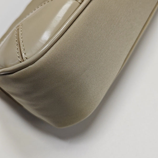 Re-Edition Nylon Beige