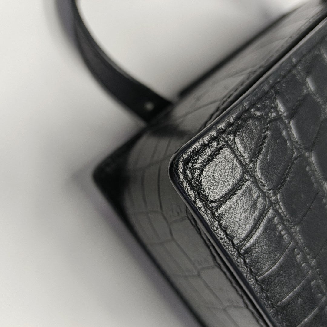BELLECHASSE Calfskin Black
