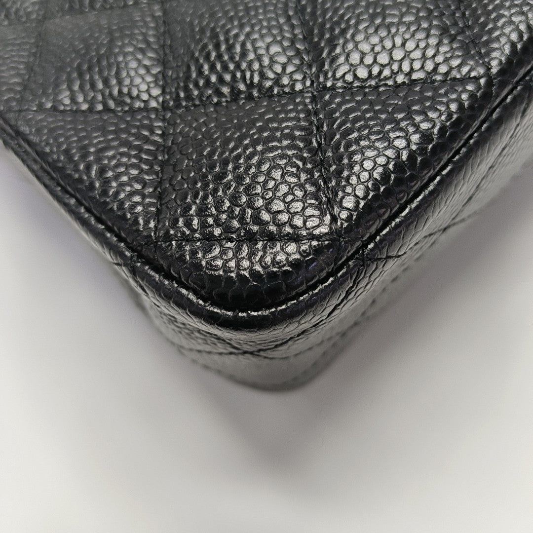 CLASSIC FLAP Medium Quilted Grained Calfskin Black