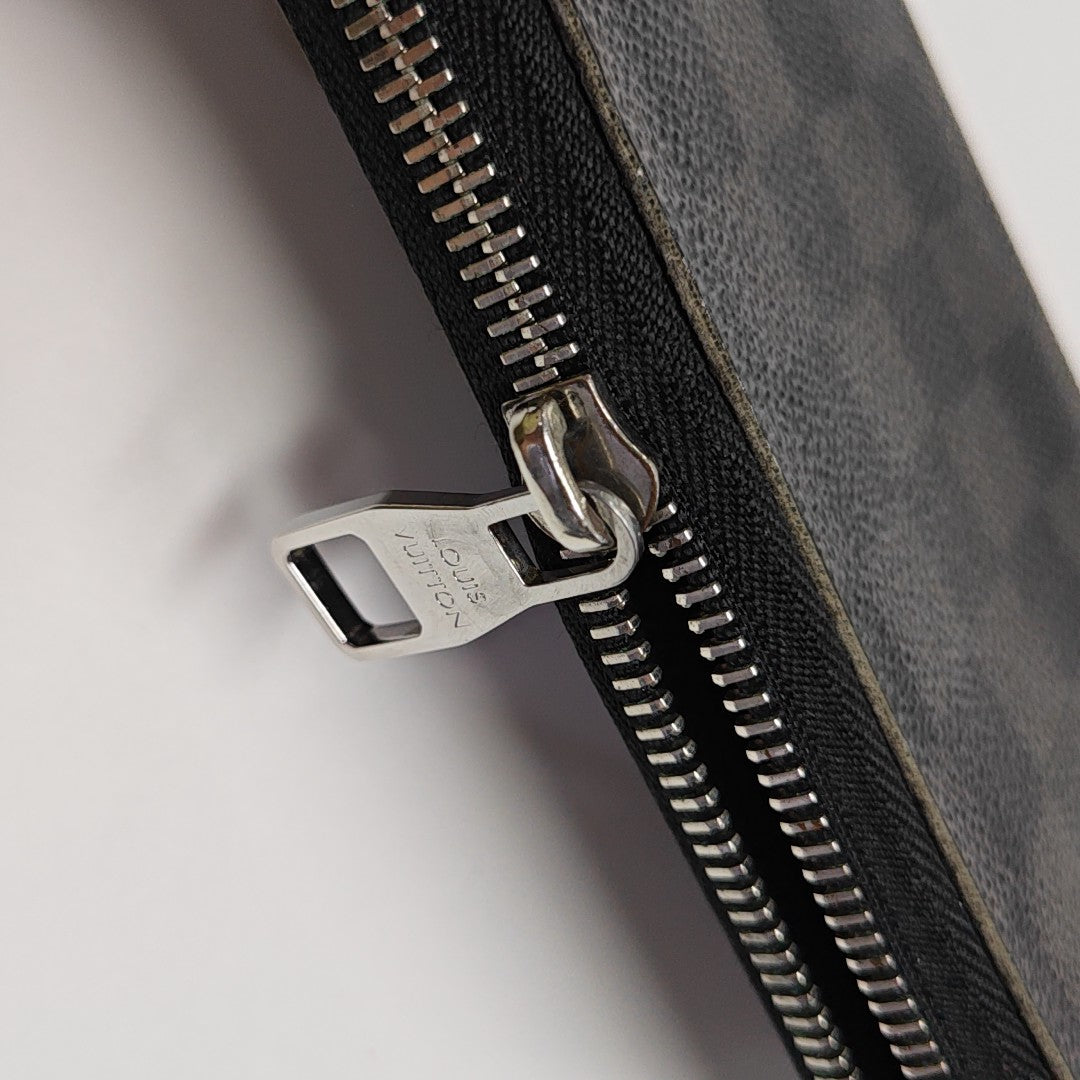 ZIPPY Damier Graphite Coated Canvas Gray Wallet