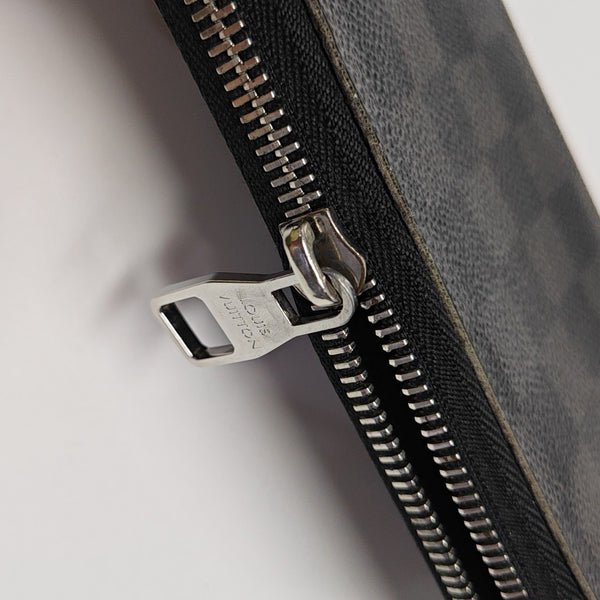 ZIPPY Damier Graphite Coated Canvas Gray Wallet