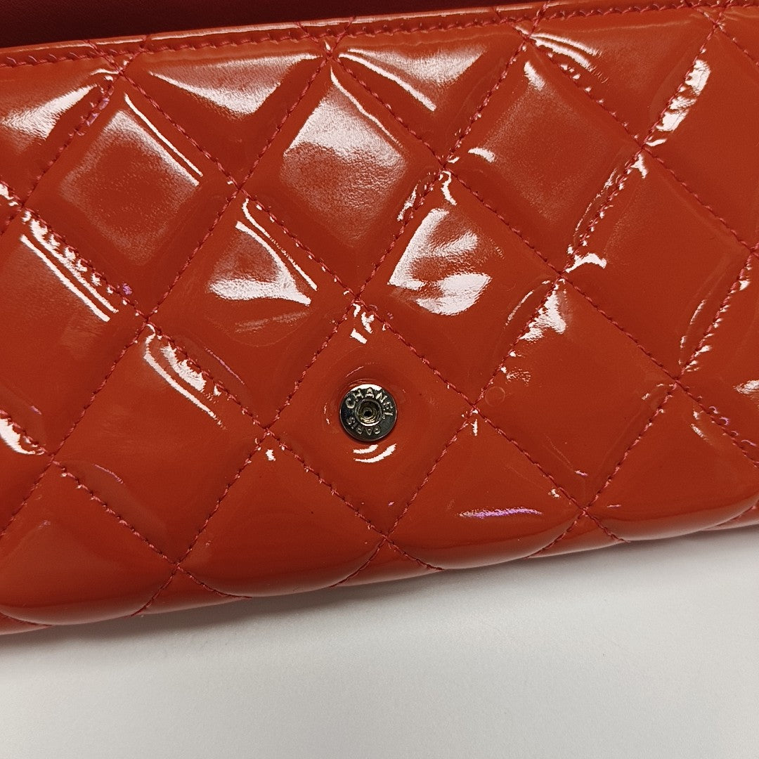 CLASSIC FLAP Mini Quilted Patent Leather Orange Wallet