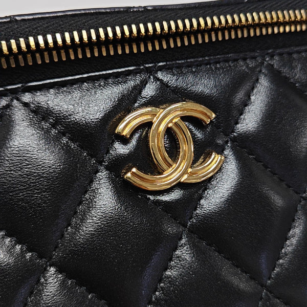 VANITY CASE Small Quilted Calfskin Black